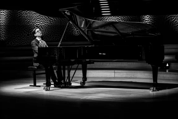 Víkingur Ólafsson_c_Sebastian Madej