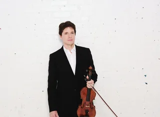 Joshua Bell © Shervin Lainez